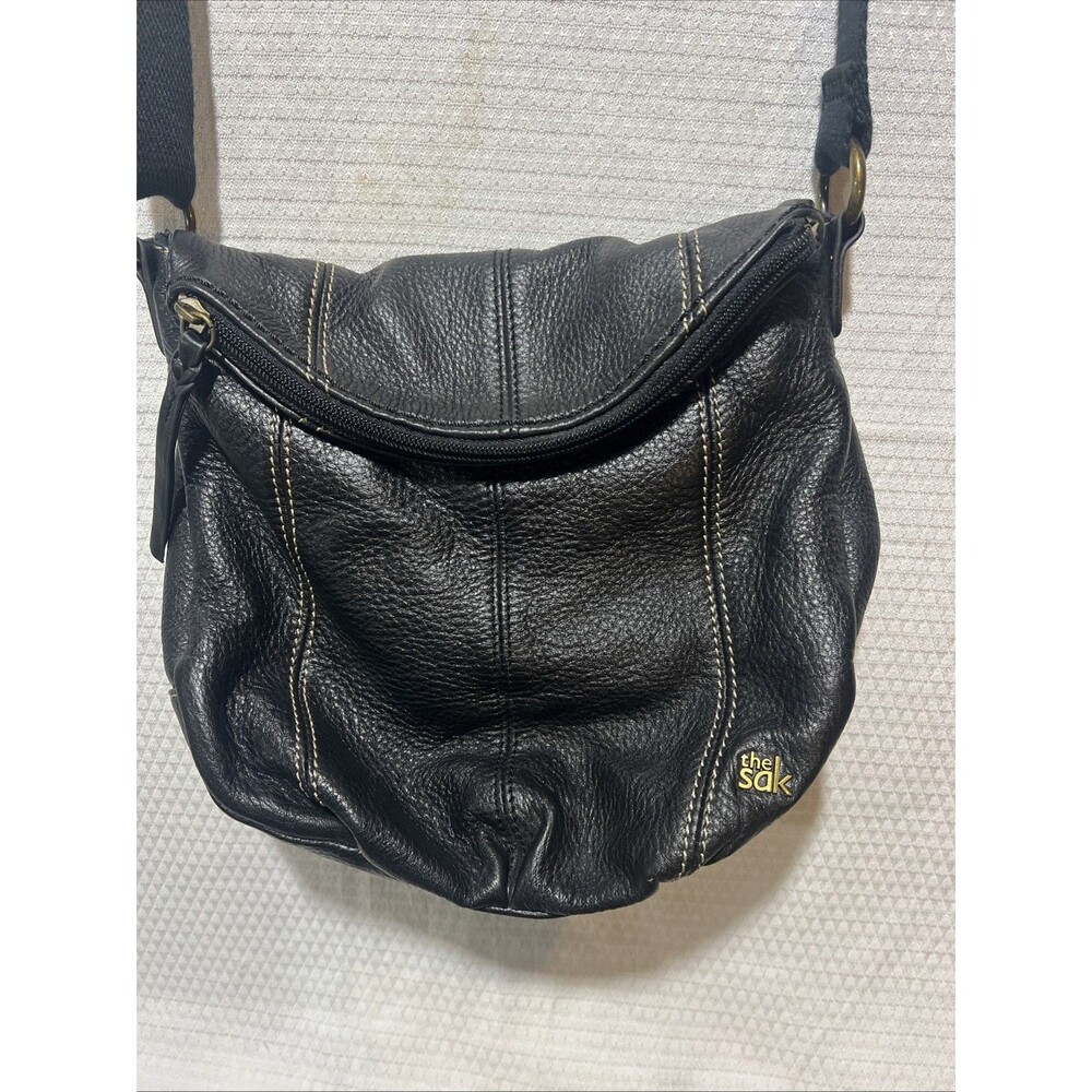 The SAK Black Leather Flap Fold-Over 2-Compartment Crossbody Shoulder Bucket Bag